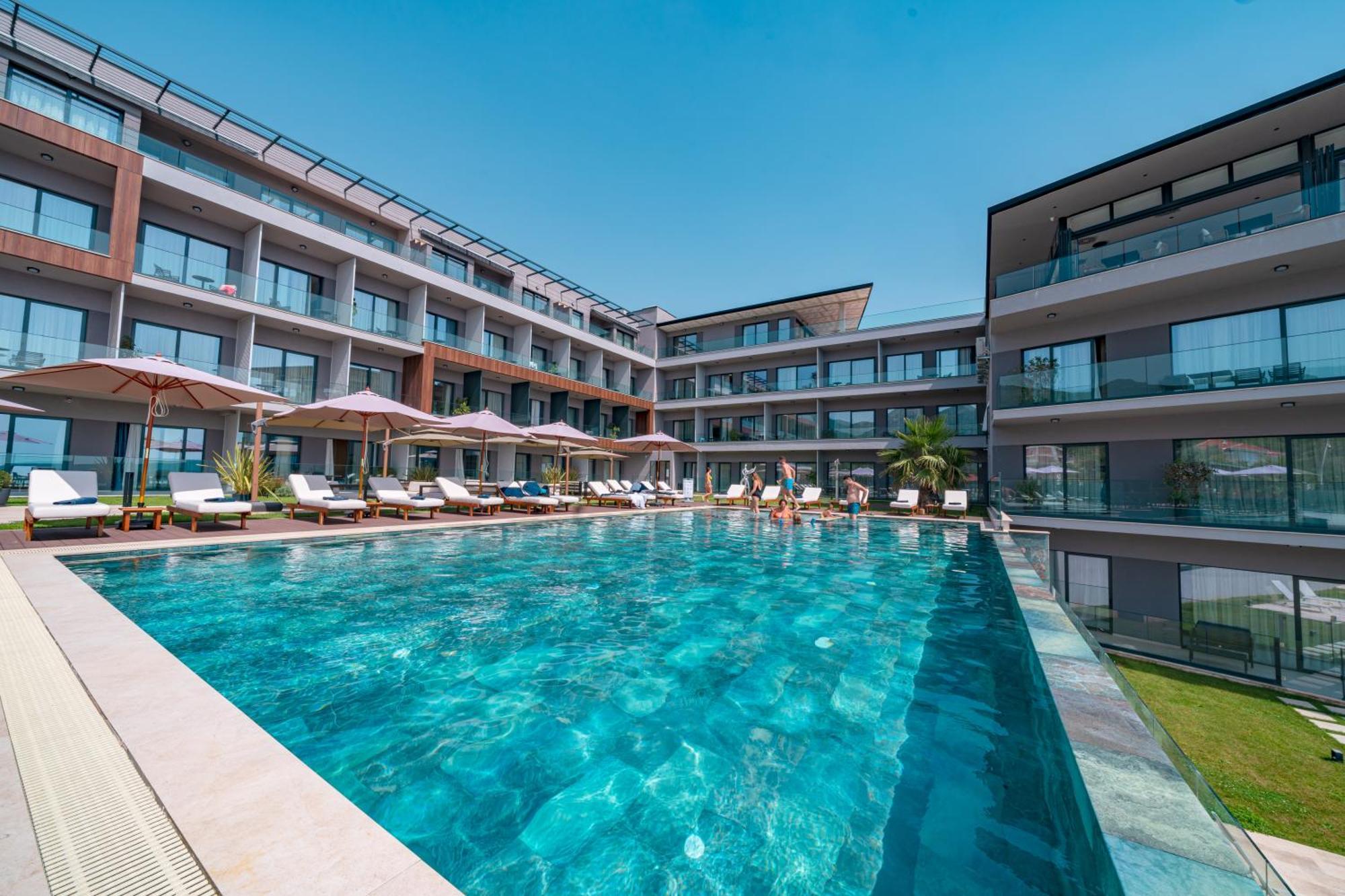 Royal Blue Resort & Residences Kavač Dış mekan fotoğraf